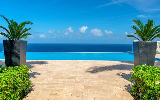 Sunny Vacation Villa 18