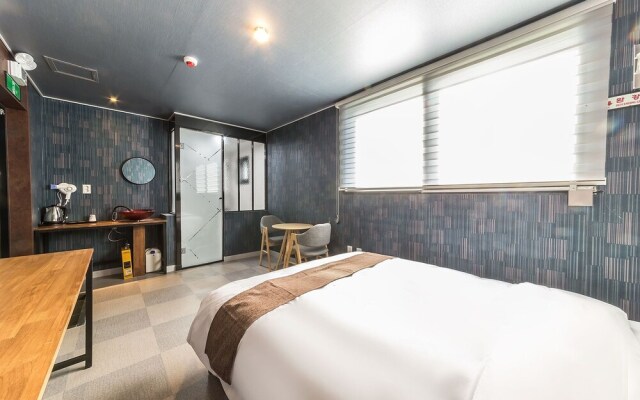 Suwon Station Hotel Malu