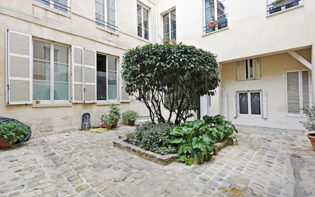 Cosy, Colourful Studio for 2 - Heart of "marais"