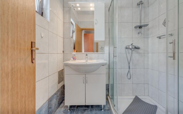 Amazing Apartment in Sukosan With 1 Bedrooms, Jacuzzi and Wifi