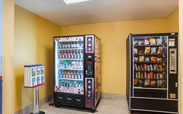 Rodeway Inn & Suites