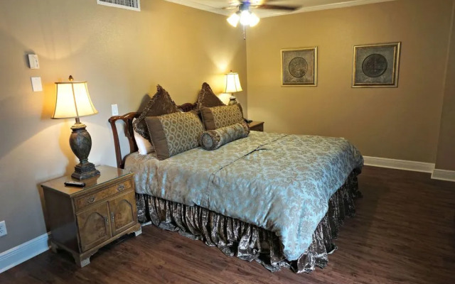 New World Inn - Downtown Pensacola