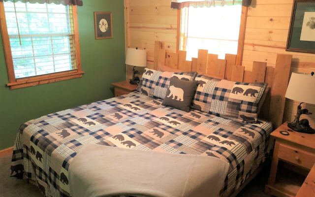 Amazing Dreams 2 Bedroom Cabin by RedAwning