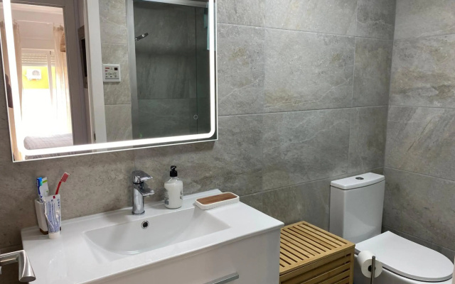 Apartamento en Rota con piscina y parking junto al mar