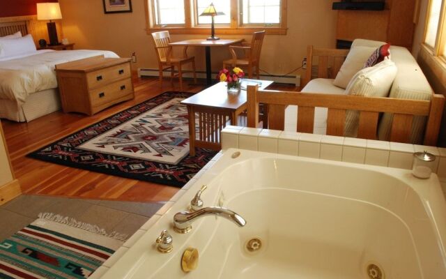 Gallatin River Lodge
