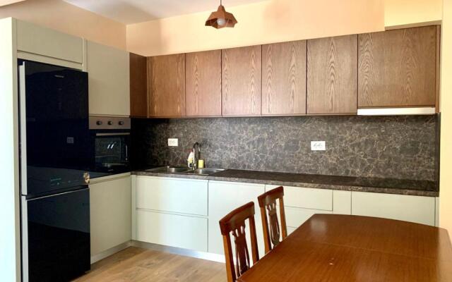 Lovely 1-bdr rental unit in front of Casa Italia