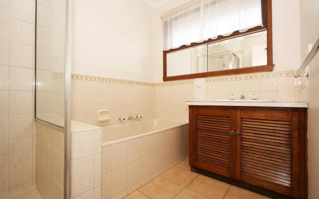 40 Thames Holiday Unit