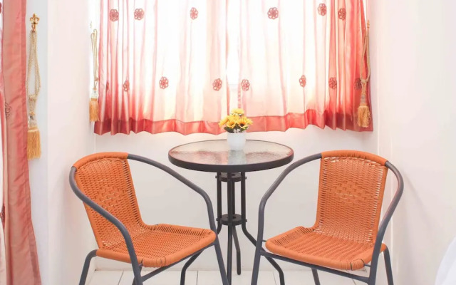 Chic and Cozy Studio at Riverview Jababeka Apartment