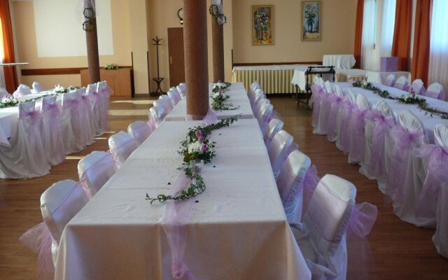 Hotel U Jezera