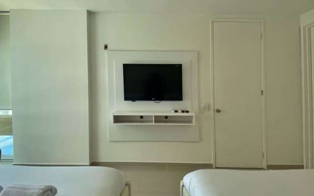 w Incredible 2BR w Unique View n AC