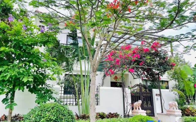Lingshui Heshouwu Homestay (Qingshuiwan Beach Branch)