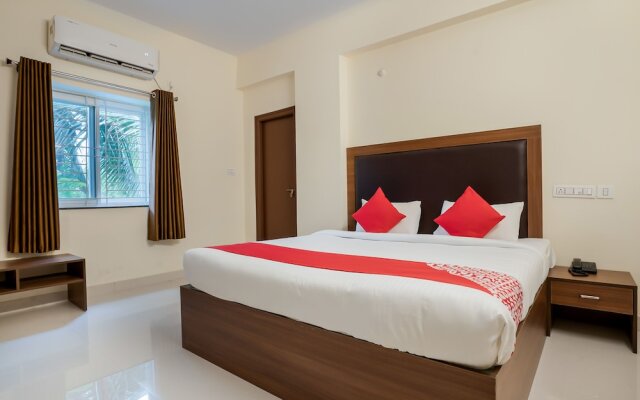 OYO 28637 Gokul Grand