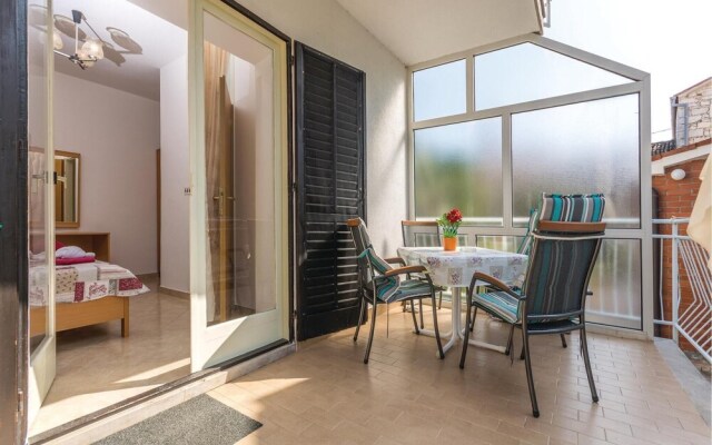 Beautiful Home in Lovrecica With Wifi and 2 Bedrooms