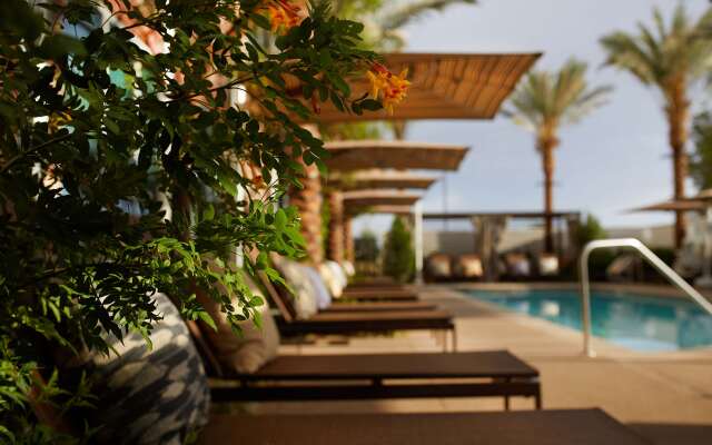 Hyatt Place Las Vegas at Silverton Village