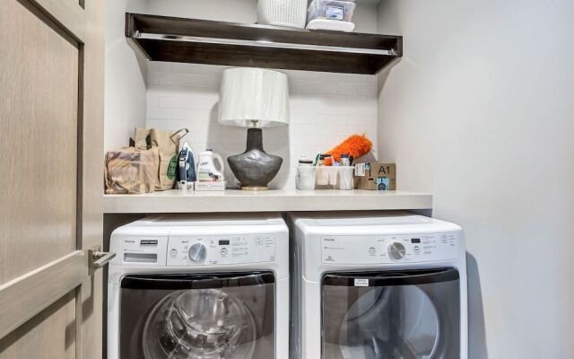 Platinum Two Bedroom 2 Apartment Hotel by RedAwning