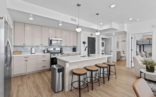 Terra Vista Stay for 8