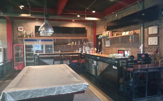 One Four Seven Hotel & Snooker Bar