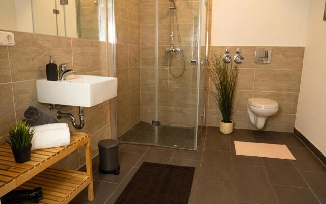 FULL HOUSE Studios - Orange Apartment - NETFLIX, WiFi inkl