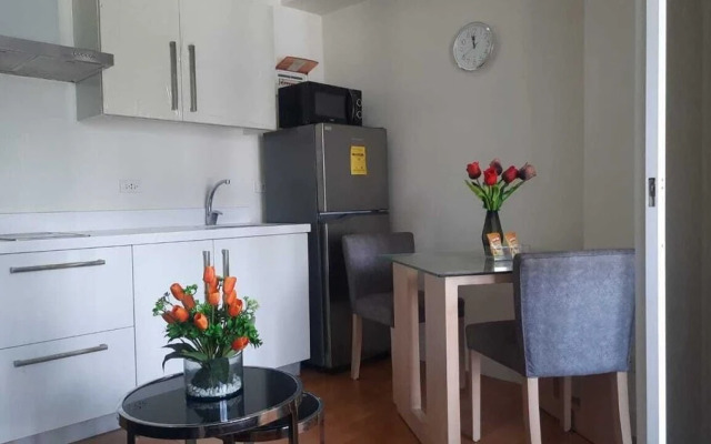Oasis Regency at Acqua Livingstone near Rockwell