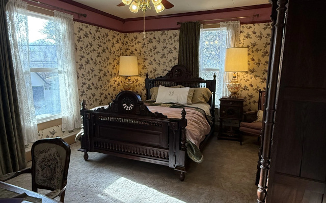 Roseberry House Bed & Breakfast