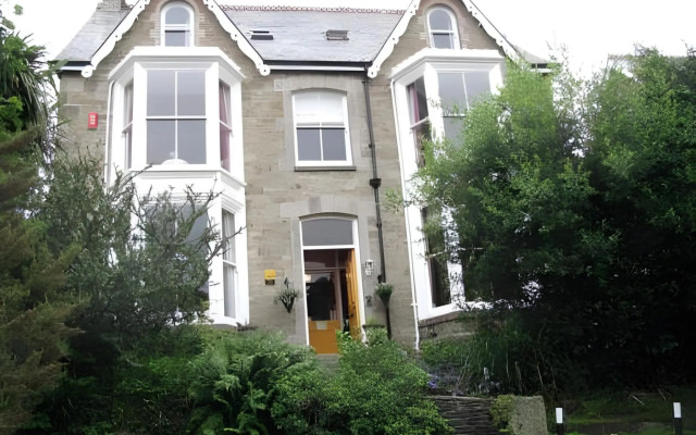 Cliftons Guest House