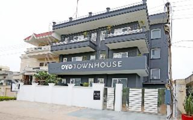 OYO Townhouse 018 Medanta