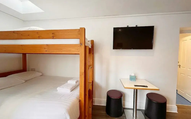 Reef Lodge Apartments