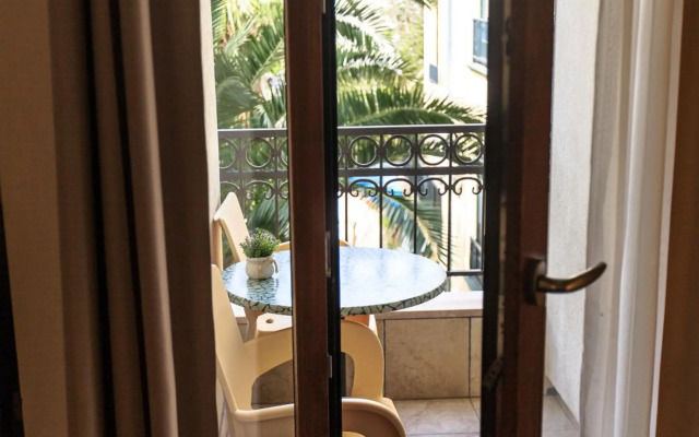 Lucic Rooms & Suites