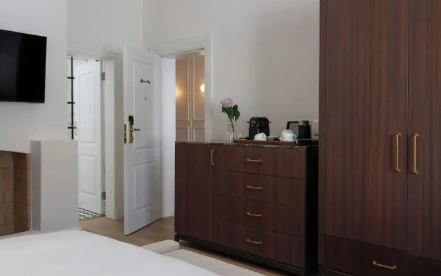 Guest House by Morea