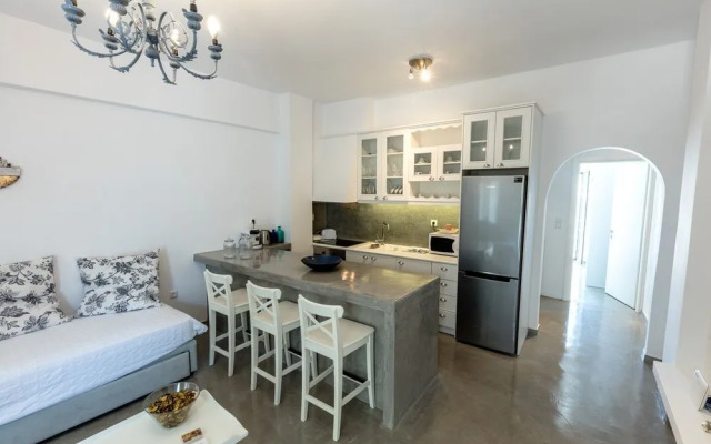 Anna's and Argy's Apartments