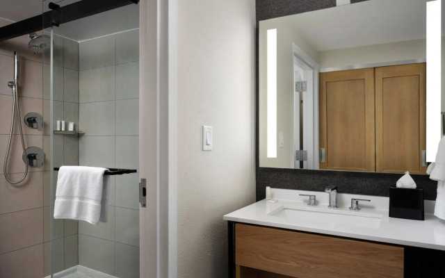 Sheraton Grand Rapids Airport Hotel