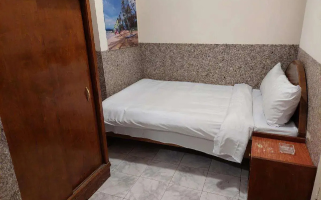 Canary Hotel