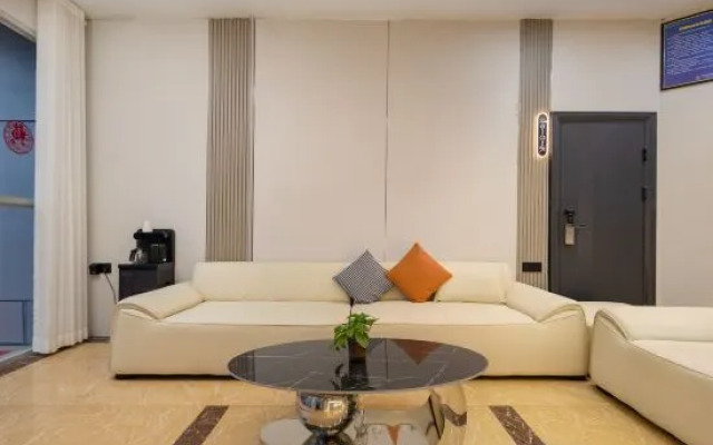 Xinyi Hotel (Xuanwu Lake Hunan Road Zhongda Hospital)