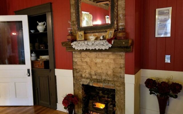 Pecan Terrace Inn