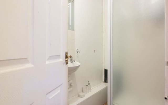 Short Term Shared R&R In Chorlton