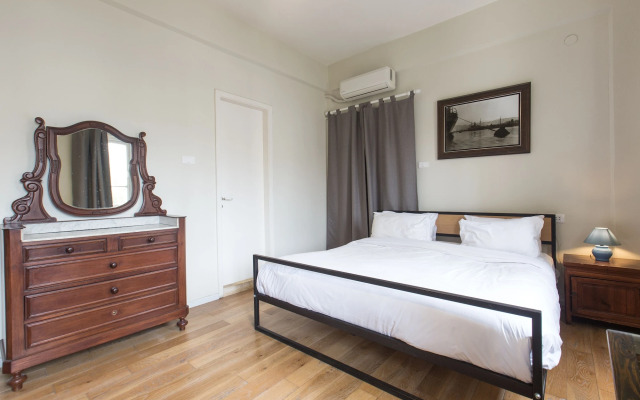 The Grand Meshmosh Hotel