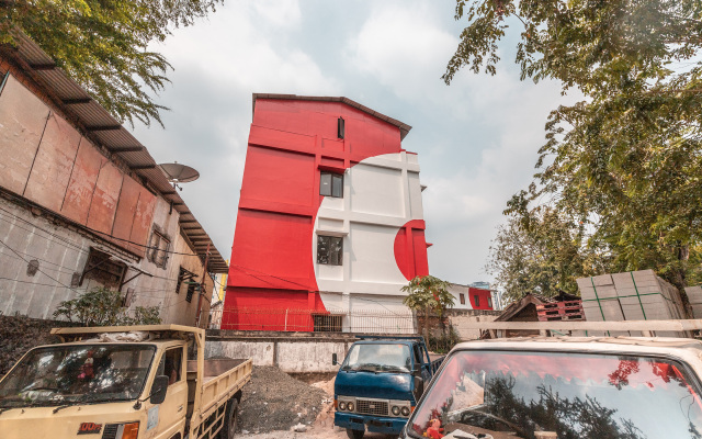 OYO 866 Idola Residence