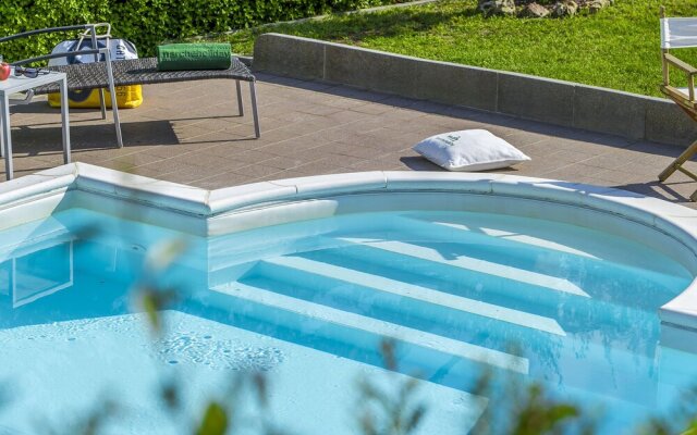 Majestic Villa in Urbino with Private Swimming Pool