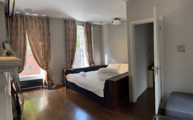 Covent Garden House, 4-bed, Sleeps 10