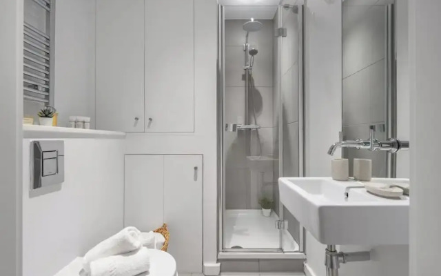 Chic 1BR Close to Tower & Thames