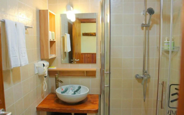 Moganshan Mountain Farmhouse