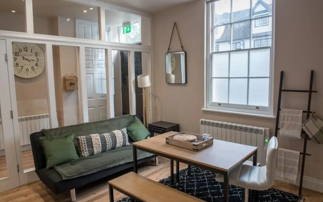 Toothbrush Apartments - 2 Bed House