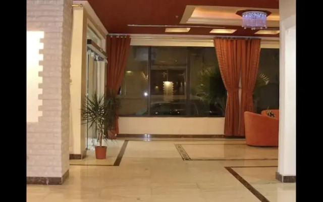 Oyo 402 Jawhrat Asfari Hotel