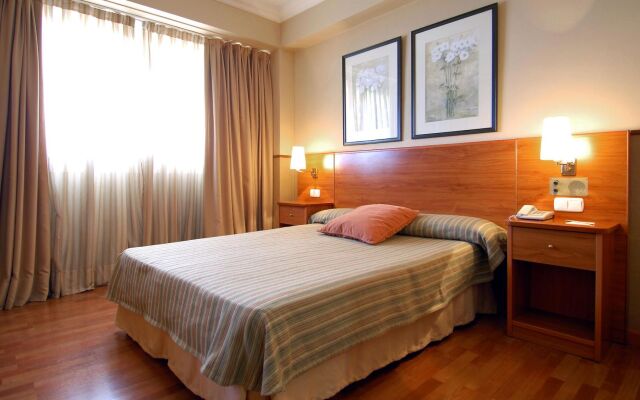 Leonardo Hotel Granada