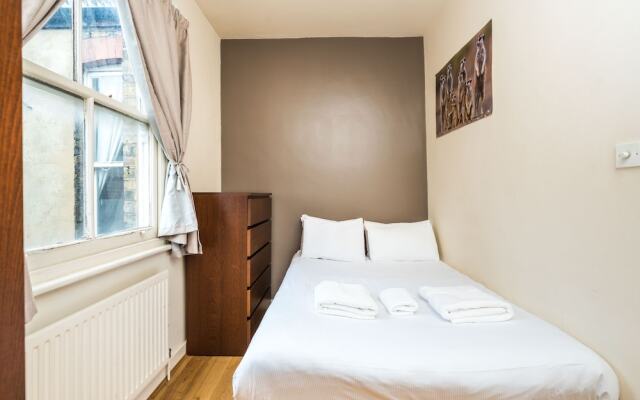 Sleek 2BD Flat Super Central to London Town!