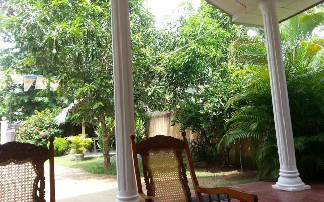 Nishan Surf Inn