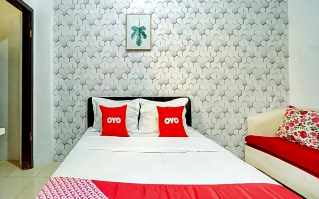 OYO Flagship 90502 Holistay Malang New – Guest Rooms – Malang