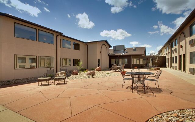 Best Western West Hills Inn