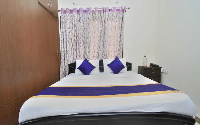 OYO Rooms 664 Near Nagawara Flyover