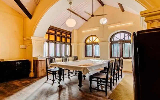 Fabhotel Royal Heritage